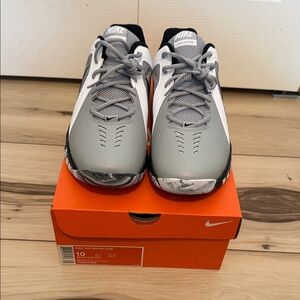 Nike Air Mavin Low Silver and Black Sneakers